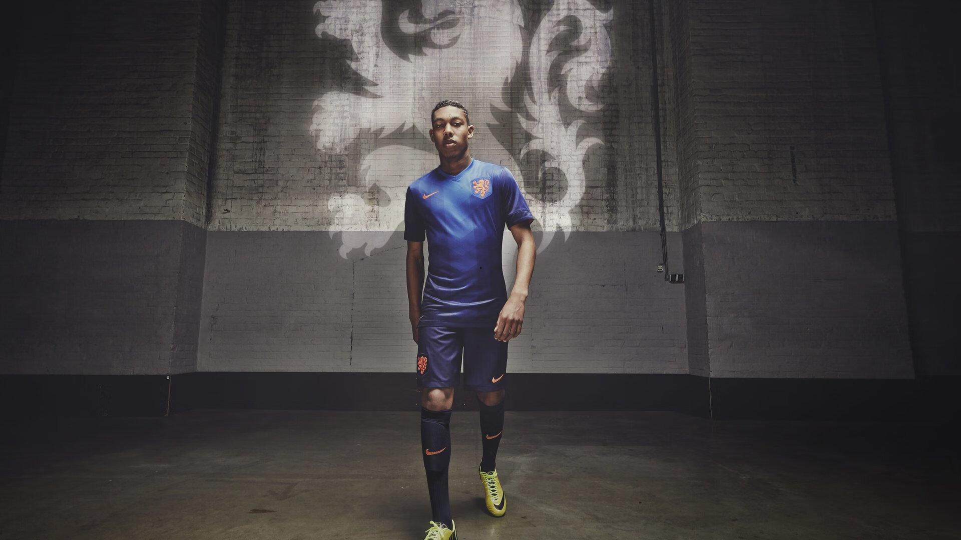 英雄联盟全球总决赛，巅峰对决引爆电竞狂潮，LPL赛区再创辉煌